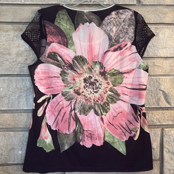Black & Pink Floral Women's Blouse - Picture 5 of 8
